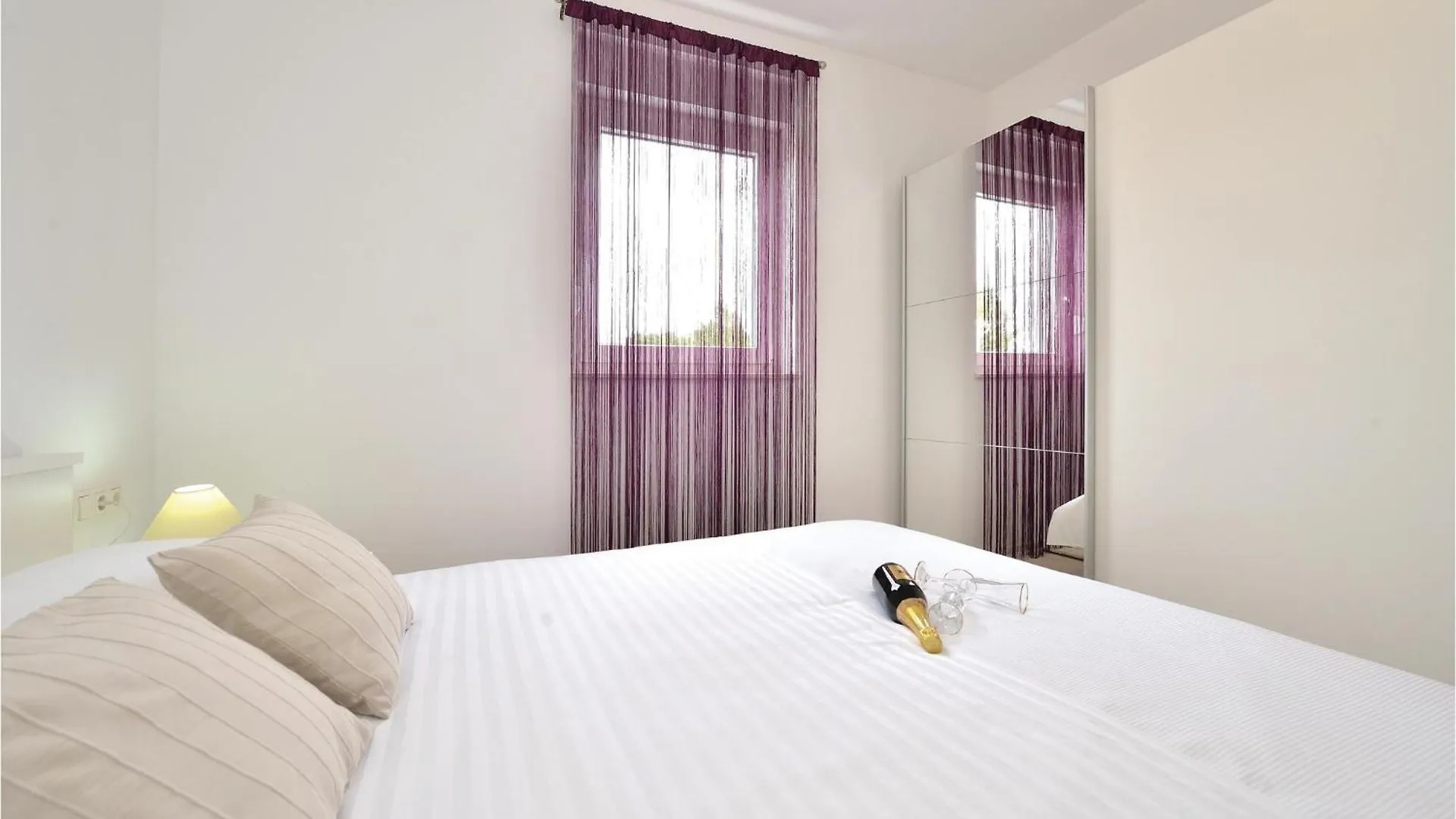 Amazing Apartment In Vrsi-Mulo With Kitchen Croatia