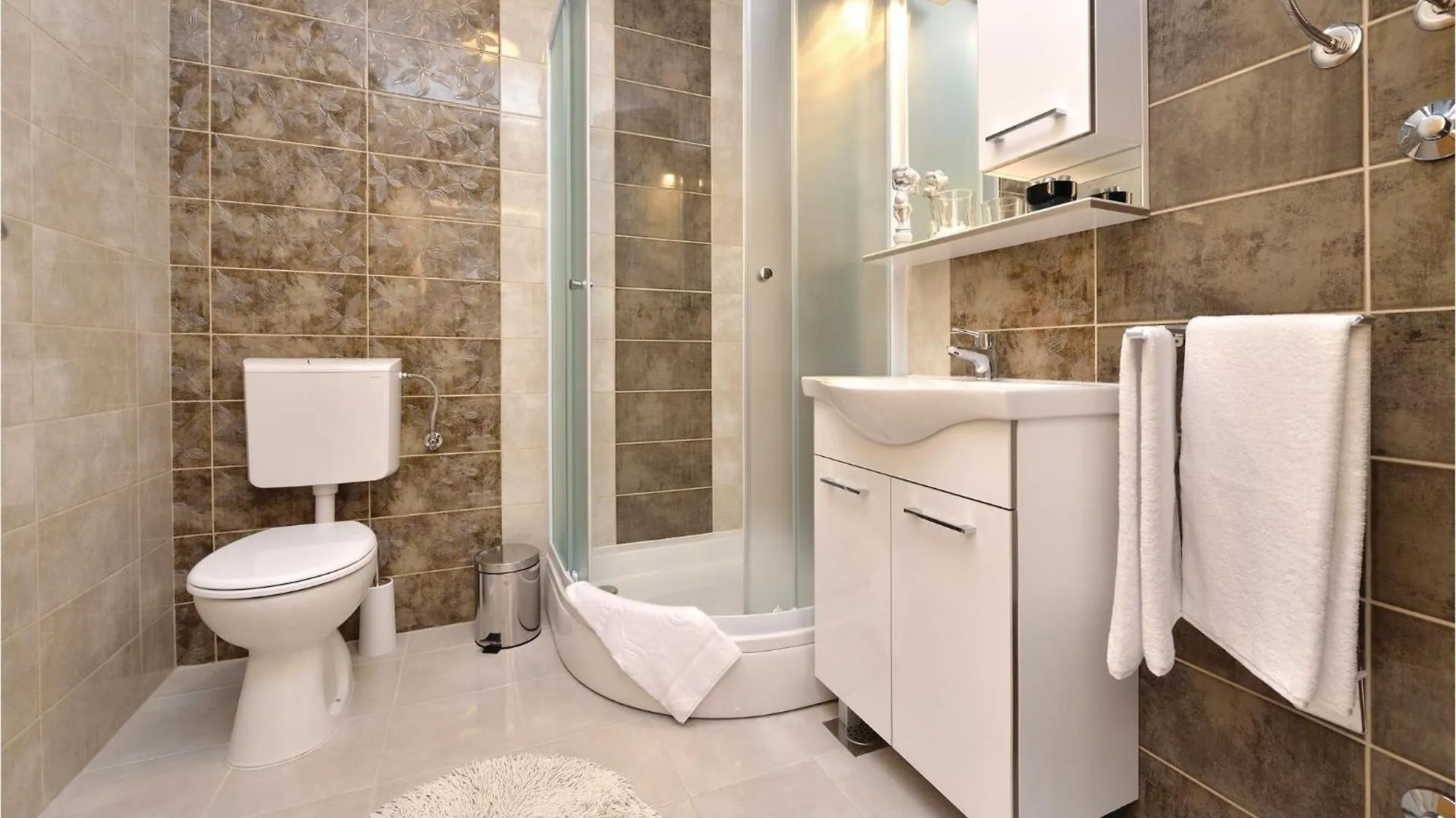 Amazing Apartment In Vrsi-Mulo With Kitchen Vrsi