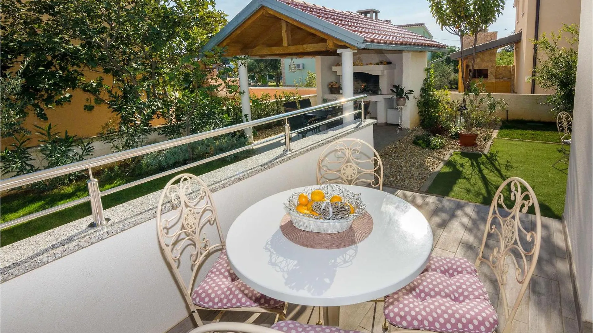 Amazing Apartment In Vrsi-Mulo With Kitchen